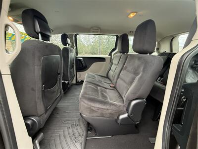 2016 Dodge Grand Caravan American Value Package   - Photo 14 - Salem, OR 97317