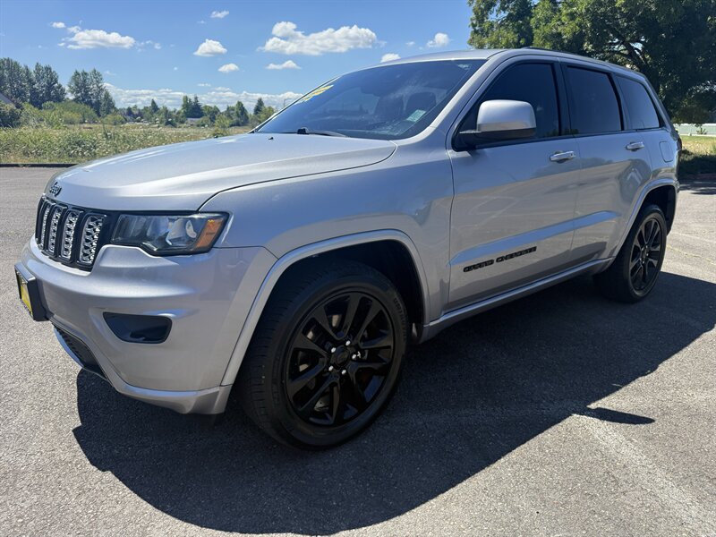 2017 Jeep Grand Cherokee Altitude - Photo 3 - Salem, OR 97317
