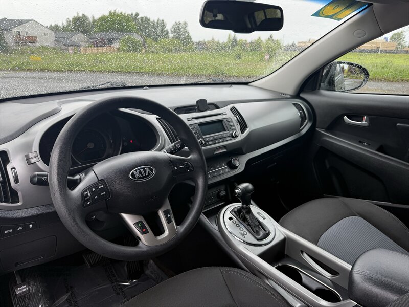 2016 Kia Sportage LX - Photo 9 - Salem, OR 97317