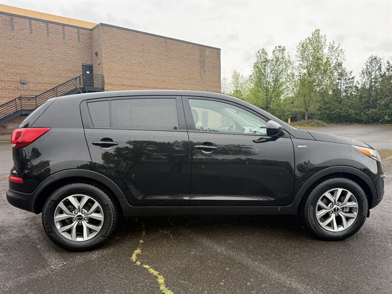 2016 Kia Sportage LX - Photo 8 - Salem, OR 97317