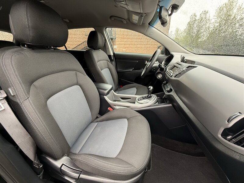 2016 Kia Sportage LX - Photo 15 - Salem, OR 97317