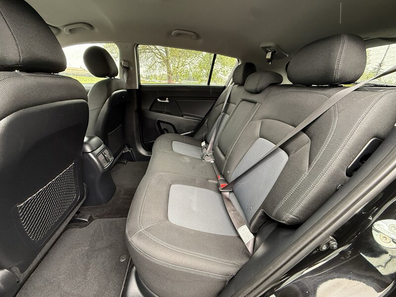 2016 Kia Sportage LX - Photo 13 - Salem, OR 97317