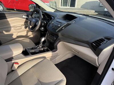 2018 Ford Escape SE   - Photo 15 - Salem, OR 97317