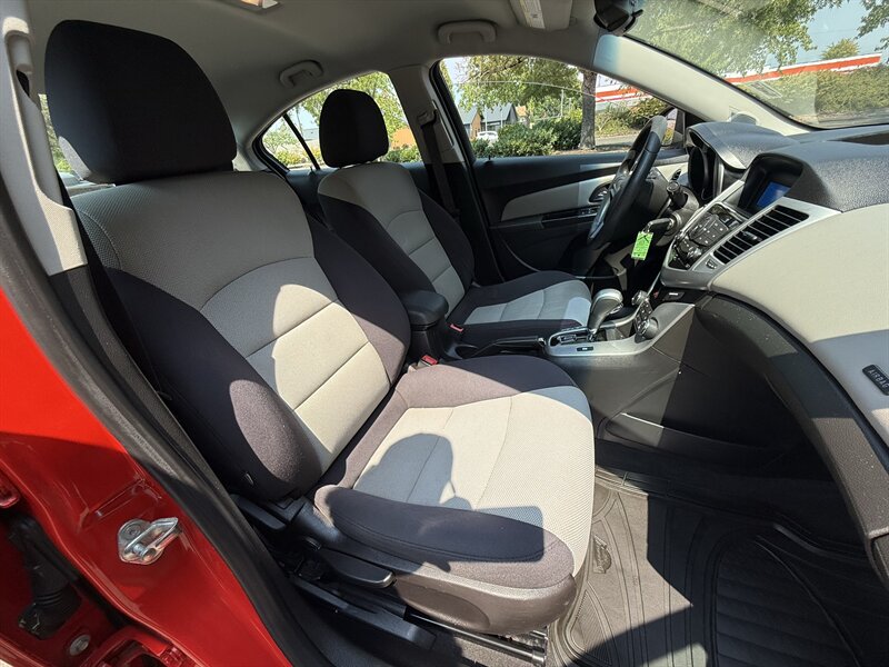 2014 Chevrolet Cruze LS Auto - Photo 15 - Salem, OR 97317