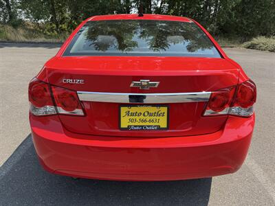 2014 Chevrolet Cruze LS Auto - Photo 6 - Salem, OR 97317