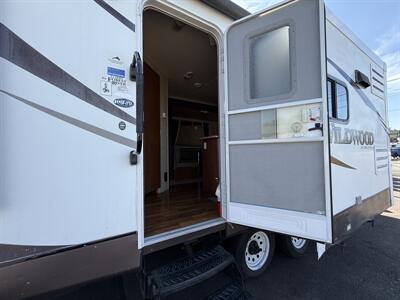 2016 FOREST RIVER WILDWOOD Travel trailer  T23RBS - Photo 5 - Salem, OR 97317