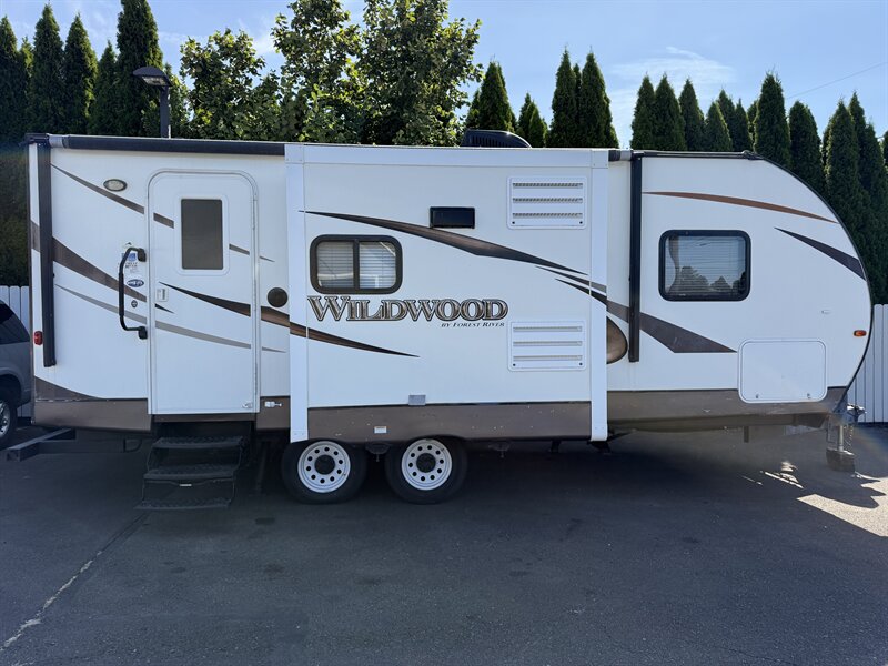 2016 FOREST RIVER WILDWOOD Travel trailer T23RBS - Photo 1 - Salem, OR 97317