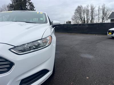 2015 Ford Fusion S   - Photo 9 - Salem, OR 97317