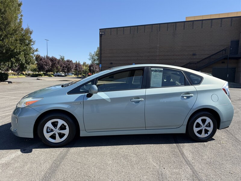 2012 Toyota Prius Two photo 4