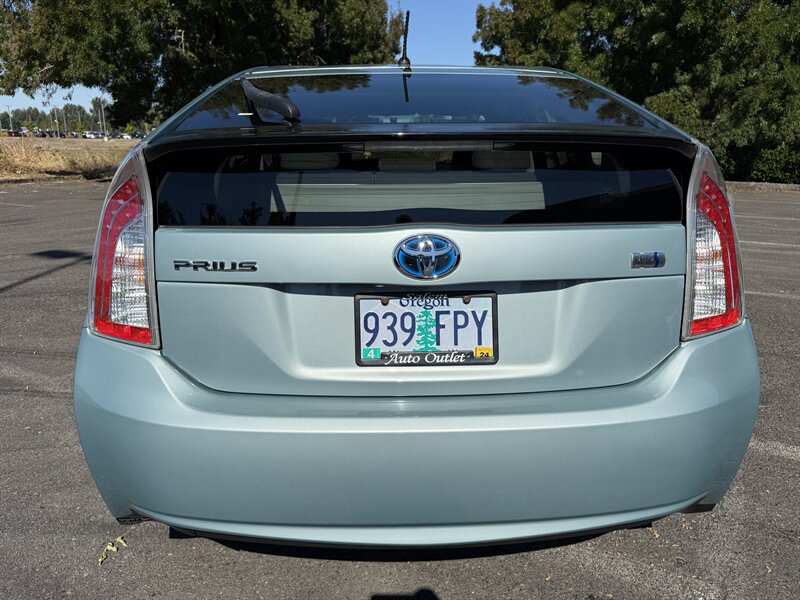 2012 Toyota Prius Two photo 6