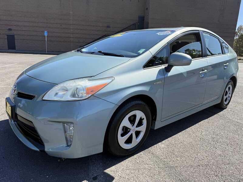 2012 Toyota Prius Two photo 3