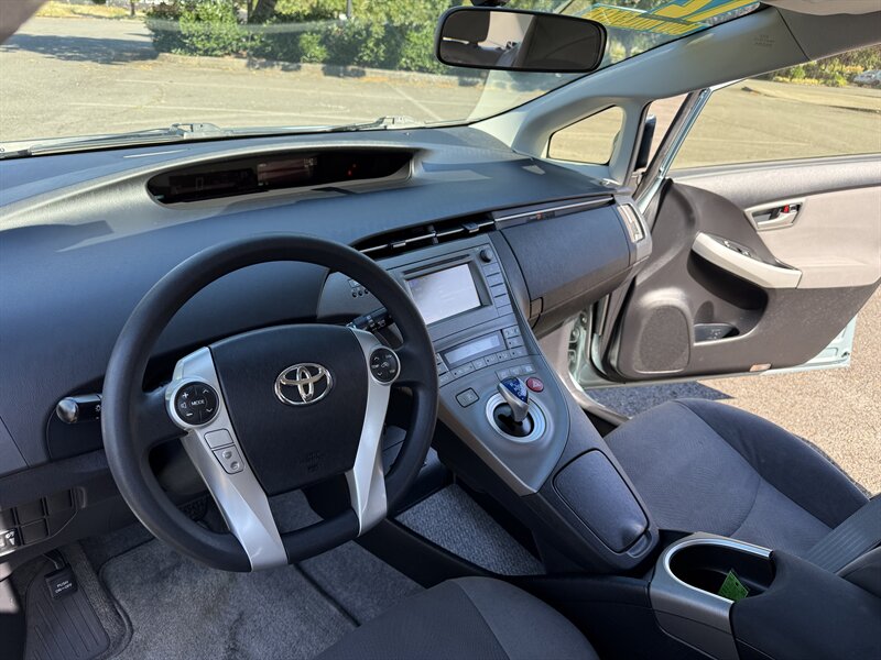 2012 Toyota Prius Two photo 10