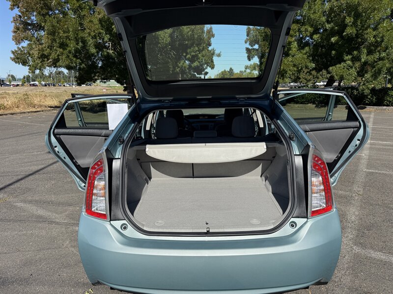 2012 Toyota Prius Two photo 12