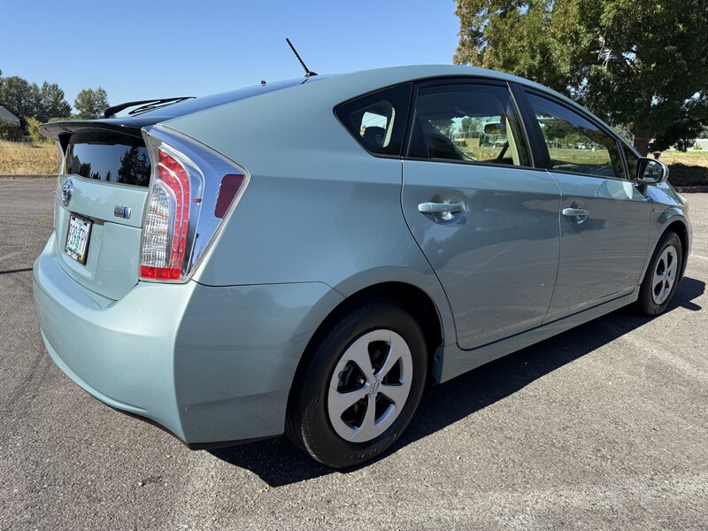 2012 Toyota Prius Two photo 7