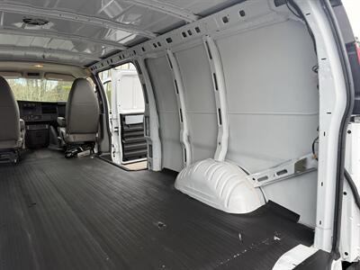 2014 Chevrolet Express 3500   - Photo 17 - Salem, OR 97317