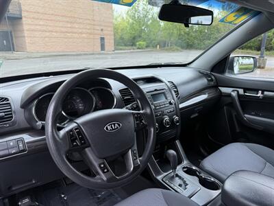 2013 Kia Sorento LX - Photo 9 - Salem, OR 97317