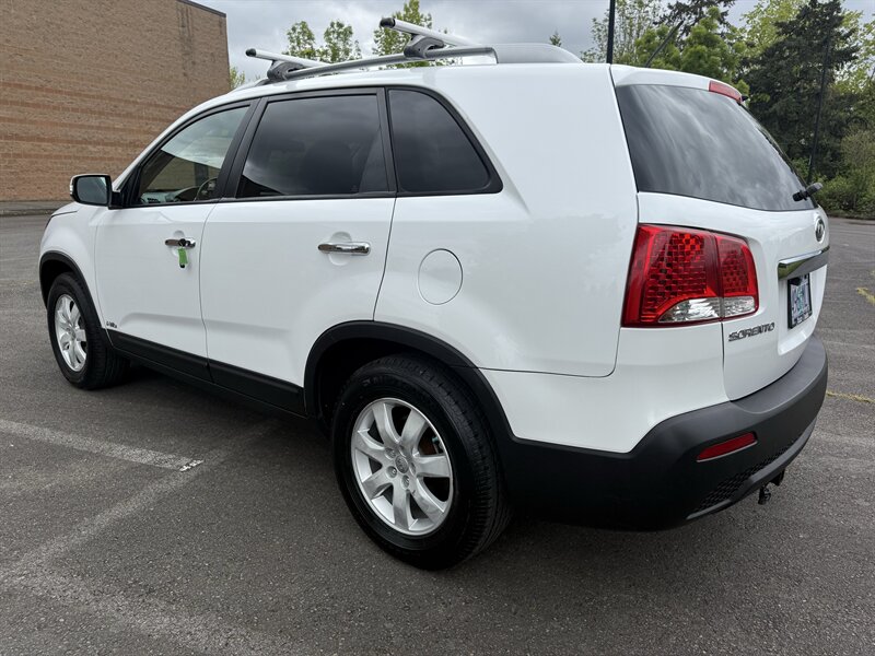 2013 Kia Sorento LX - Photo 5 - Salem, OR 97317