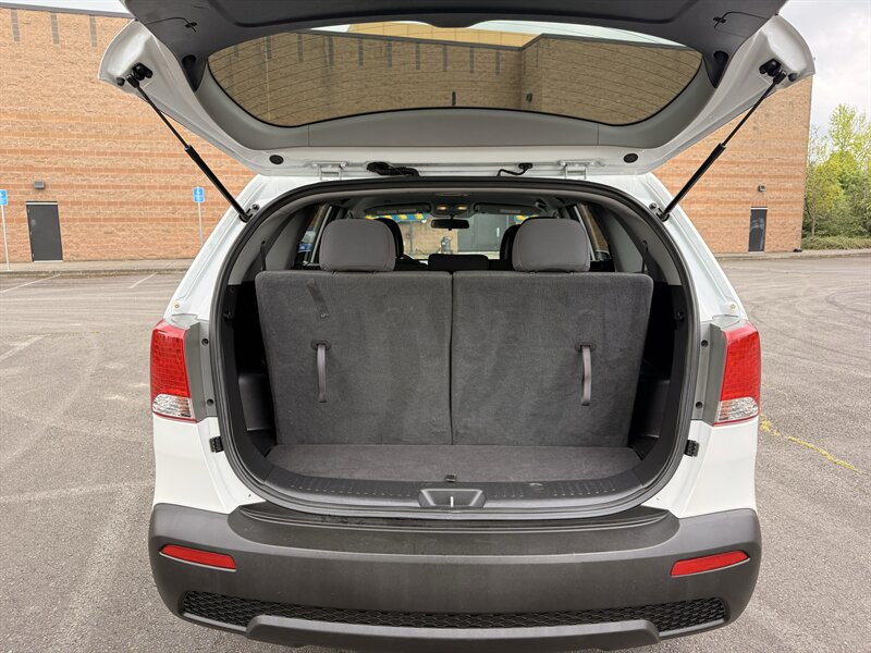 2013 Kia Sorento LX - Photo 17 - Salem, OR 97317