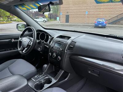 2013 Kia Sorento LX - Photo 11 - Salem, OR 97317