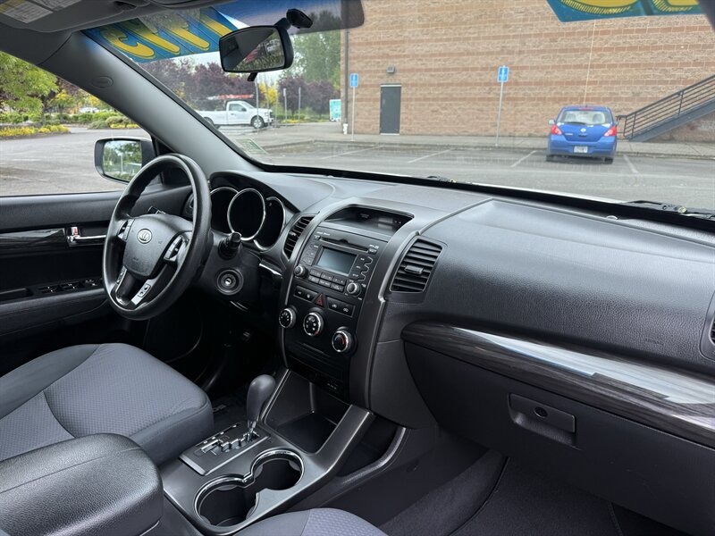 2013 Kia Sorento LX - Photo 11 - Salem, OR 97317