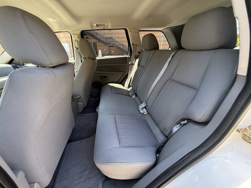 2005 Jeep Grand Cherokee Laredo - Photo 14 - Salem, OR 97317