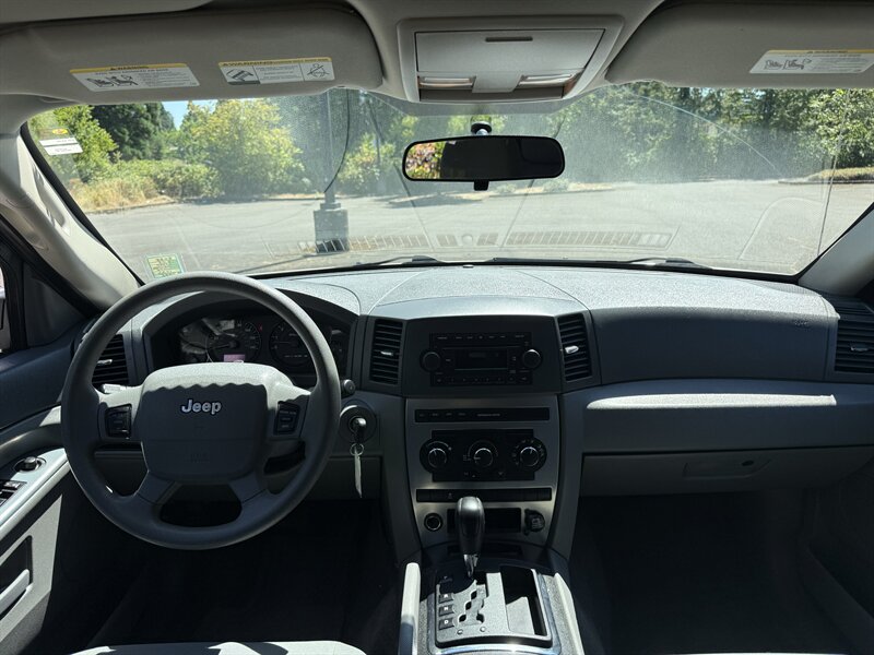 2005 Jeep Grand Cherokee Laredo - Photo 11 - Salem, OR 97317