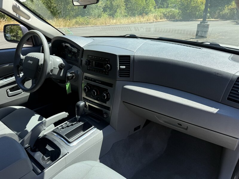 2005 Jeep Grand Cherokee Laredo - Photo 12 - Salem, OR 97317