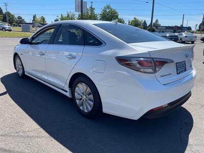 2016 Hyundai SONATA Hybrid SE   - Photo 5 - Salem, OR 97317