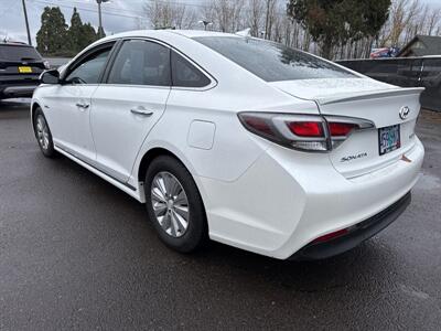 2016 Hyundai SONATA Hybrid SE   - Photo 5 - Salem, OR 97317