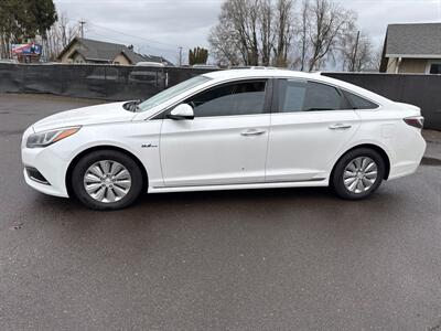 2016 Hyundai SONATA Hybrid SE   - Photo 4 - Salem, OR 97317