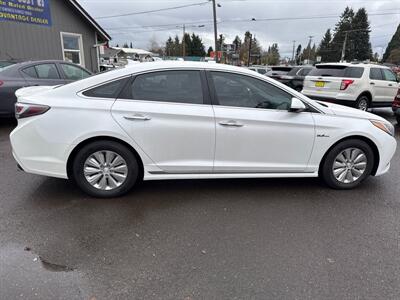 2016 Hyundai SONATA Hybrid SE   - Photo 8 - Salem, OR 97317