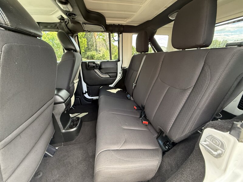 2018 Jeep Wrangler JK Unlimited Sport S - Photo 13 - Salem, OR 97317