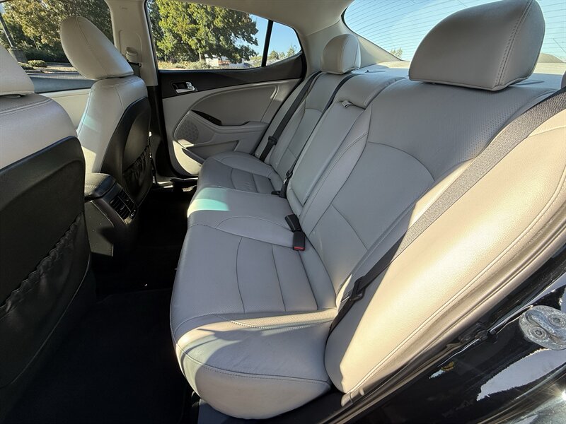 2015 Kia Optima EX - Photo 13 - Salem, OR 97317