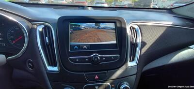 2018 Chevrolet Malibu LT   - Photo 12 - Medford, OR 97501