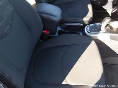 2012 Kia Soul + - Photo 4 - Medford, OR 97501
