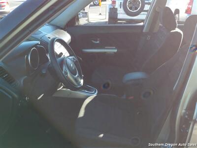 2012 Kia Soul + - Photo 9 - Medford, OR 97501