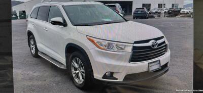 2014 Toyota Highlander XLE   - Photo 3 - Medford, OR 97501