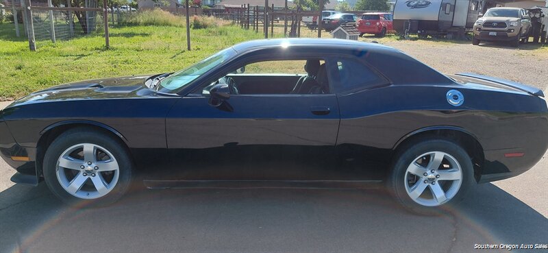 2012 Dodge Challenger SXT Plus   - Photo 1 - Medford, OR 97501