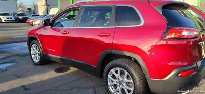 2015 Jeep Cherokee Altitude   - Photo 7 - Medford, OR 97501