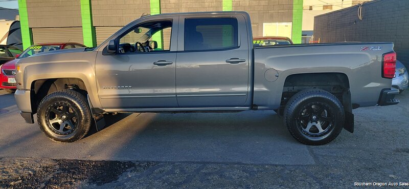 2017 Chevrolet Silverado 1500 LT Z71   - Photo 1 - Medford, OR 97501