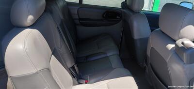2004 Chevrolet TrailBlazer EXT LT - Photo 3 - Medford, OR 97501