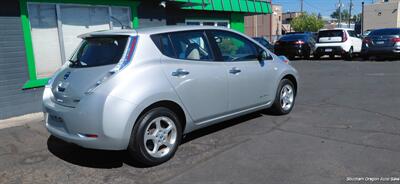 2011 Nissan LEAF SL   - Photo 5 - Medford, OR 97501