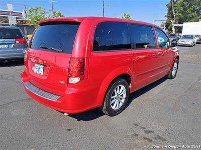 2013 Dodge Grand Caravan SXT   - Photo 13 - Medford, OR 97501