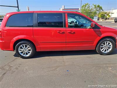 2013 Dodge Grand Caravan SXT   - Photo 10 - Medford, OR 97501