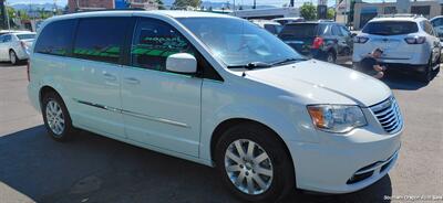 2016 Chrysler Town & Country Touring   - Photo 7 - Medford, OR 97501