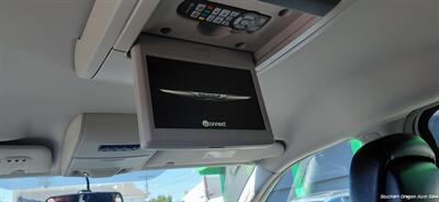 2016 Chrysler Town & Country Touring   - Photo 4 - Medford, OR 97501
