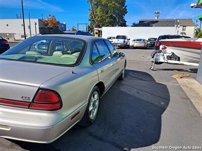 1997 Oldsmobile LSS   - Photo 2 - Medford, OR 97501