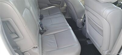 2011 Honda Pilot Touring   - Photo 2 - Medford, OR 97501