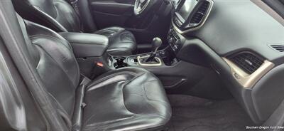 2016 Jeep Cherokee High Altitude - Photo 8 - Medford, OR 97501