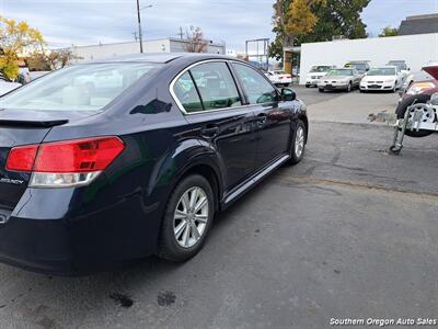 2012 Subaru Legacy 2.5i Premium   - Photo 8 - Medford, OR 97501